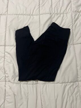 Black High-Waist Leggings